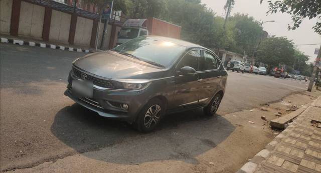 https://images10.gaadi.com/usedgaadi-sellcar/UsedCar/f57f28d1a/12fdd340-69e1-4fe7-bfd5-59ab916291bd.jpg?imwidth=6400
