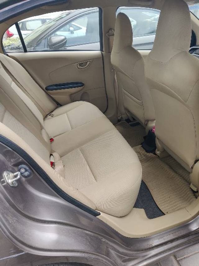https://images10.gaadi.com/usedgaadi-sellcar/UsedCar/f57f7ba0a/4d06803b-695d-485b-bb1a-e9f4074001a7.jpeg?imwidth=6400