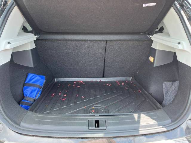 https://images10.gaadi.com/usedgaadi-sellcar/UsedCar/f57fbc16a/4875cfd7-f86f-4c87-a445-6fff64df714c.jpg?imwidth=6402