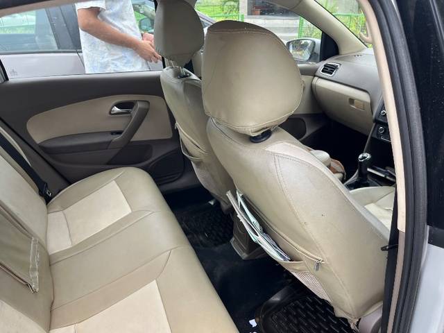 https://images10.gaadi.com/usedgaadi-sellcar/UsedCar/f57fde27a/3b50054e-3e01-4288-b250-0a48b707261a.jpeg?imwidth=6402