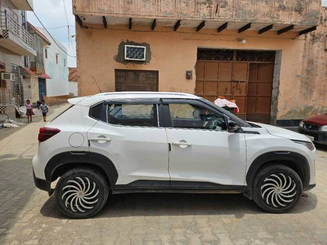 https://images10.gaadi.com/usedgaadi-sellcar/UsedCar/f57ffbefa/aa9c0bb3-c0eb-48bc-a383-31bb383d4c8b.jpg?imwidth=6401