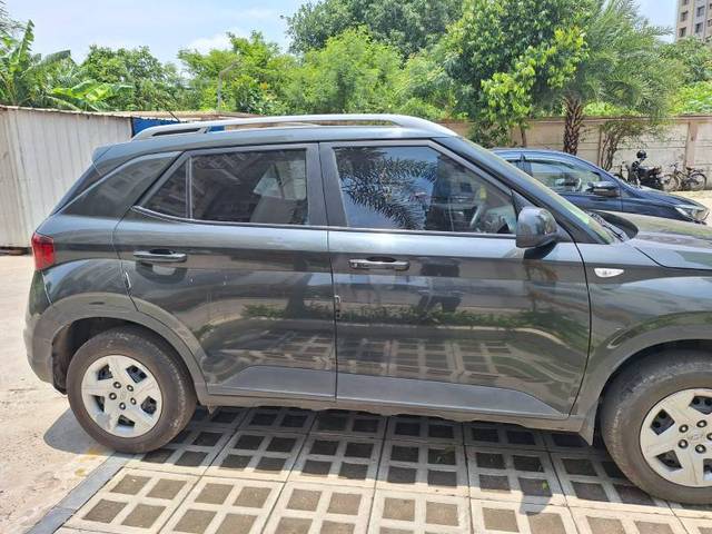 https://images10.gaadi.com/usedgaadi-sellcar/UsedCar/f580325da/556b298d-3244-4399-abfb-e82e9f5d311c.jpeg?imwidth=6400