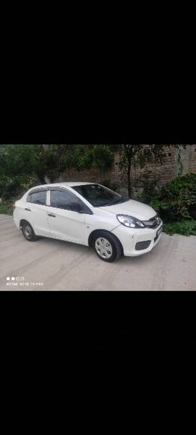 https://images10.gaadi.com/usedgaadi-sellcar/UsedCar/f5804299a/4a039ecf-ce42-4f29-b4a5-ec21eb376143.jpg?imwidth=6402