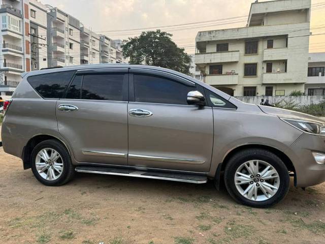 https://images10.gaadi.com/usedgaadi-sellcar/UsedCar/f5808377a/de425f17-35e3-4d60-bac9-36e7fcd5347e.jpg?imwidth=6401