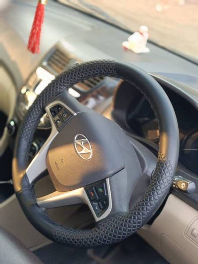 https://images10.gaadi.com/usedgaadi-sellcar/UsedCar/f580e020a/fd483c6f-4467-4cd3-81a8-ad210af359de.jpg?imwidth=6401