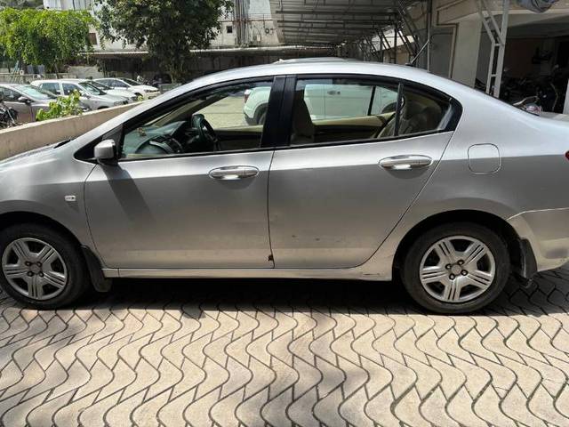https://images10.gaadi.com/usedgaadi-sellcar/UsedCar/f5812b48a/db2e3756-63cb-41d7-b2eb-a1d8eae3dfa5.jpg?imwidth=6402