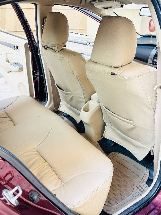 https://images10.gaadi.com/usedgaadi-sellcar/UsedCar/f581a958a/098ad199-9c6c-4ea3-a294-713de591726e.jpeg?imwidth=6401