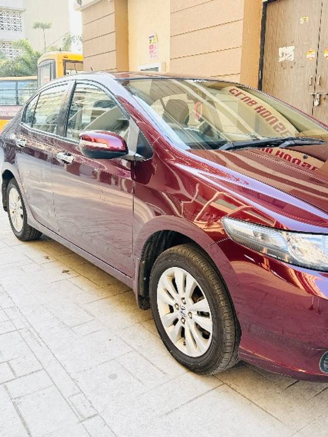 https://images10.gaadi.com/usedgaadi-sellcar/UsedCar/f581a958a/784f864d-5b8d-4f34-bedc-8bb8729d9c3a.jpeg?imwidth=6402