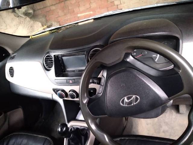 https://images10.gaadi.com/usedgaadi-sellcar/UsedCar/f581da5fa/b76d4735-6781-4432-88f9-6ba121987393.jpg?imwidth=6402