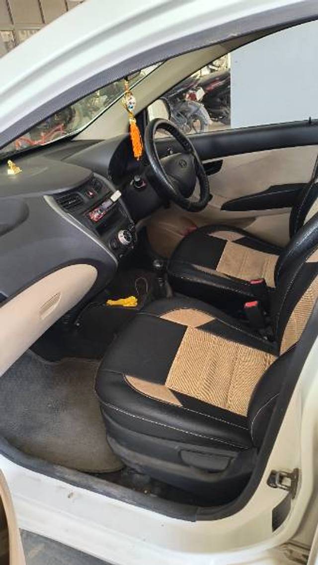 https://images10.gaadi.com/usedgaadi-sellcar/UsedCar/f582c103a/eb748b93-60d5-4ee9-b173-65c4903f6703.jpg?imwidth=6401