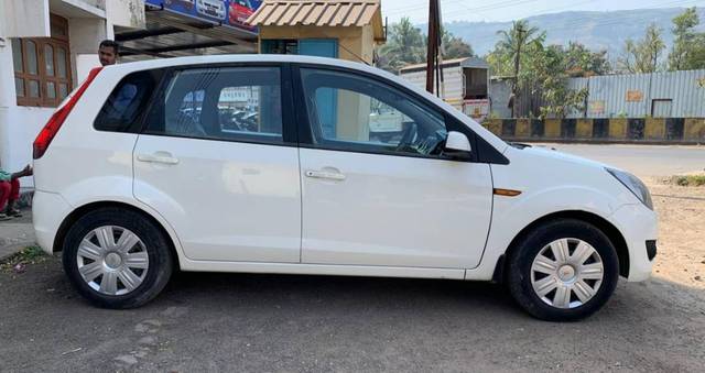 https://images10.gaadi.com/usedgaadi-sellcar/UsedCar/f582ea94a/9650c5e7-a326-4ac3-a3d4-74195f491c76.jpeg?imwidth=6401