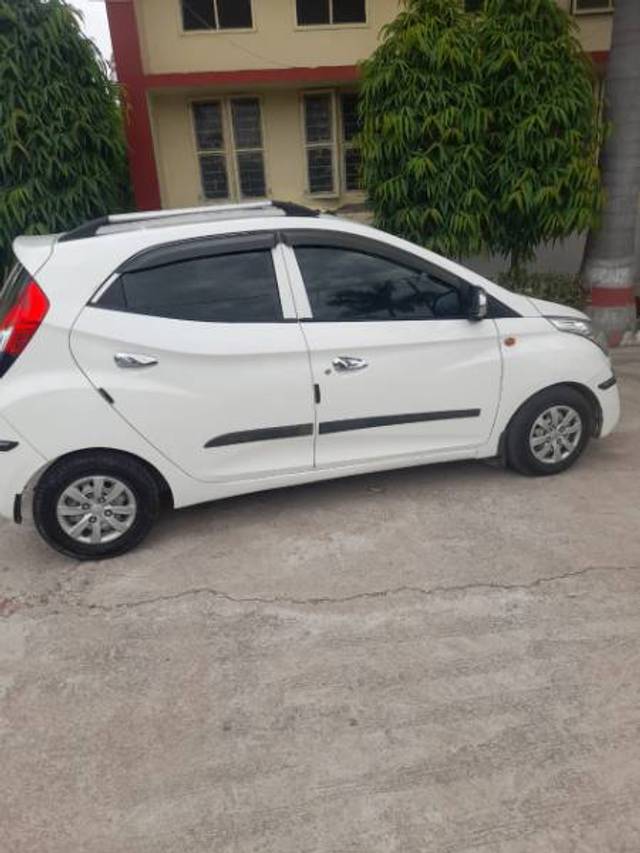 https://images10.gaadi.com/usedgaadi-sellcar/UsedCar/f5835489a/f080abb2-f84e-456f-a506-3f00c1ae71ba.jpg?imwidth=6401