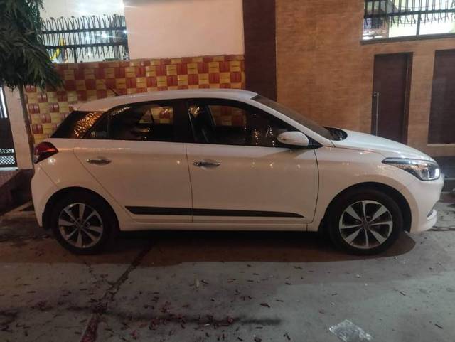 https://images10.gaadi.com/usedgaadi-sellcar/UsedCar/f583989fa/b931fe50-9b4a-4e59-a5ca-cb16e6000a27.png?imwidth=6400