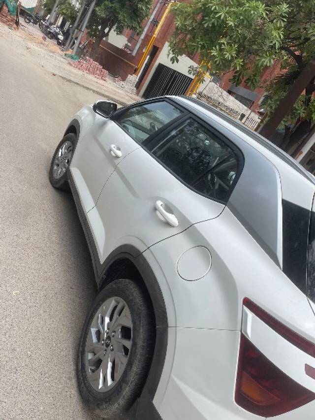https://images10.gaadi.com/usedgaadi-sellcar/UsedCar/f583f51ea/d420f541-336a-484b-9dca-f3756406013a.jpeg?imwidth=6402