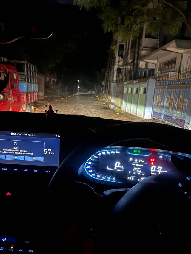 https://images10.gaadi.com/usedgaadi-sellcar/UsedCar/f584052ba/97da8ef1-d70c-4191-836f-35b9d66e5d43.jpg?imwidth=6400
