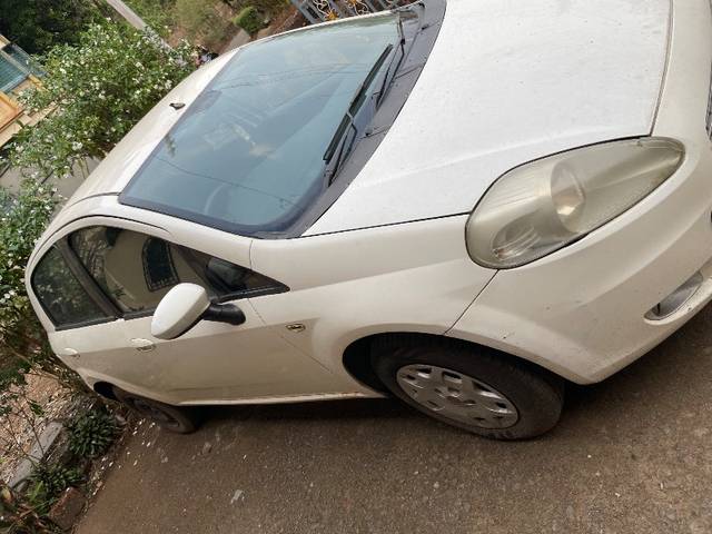 https://images10.gaadi.com/usedgaadi-sellcar/UsedCar/f58432eba/07a0de10-0f1c-4938-89ce-81d8dc4c8c18.jpeg?imwidth=6401