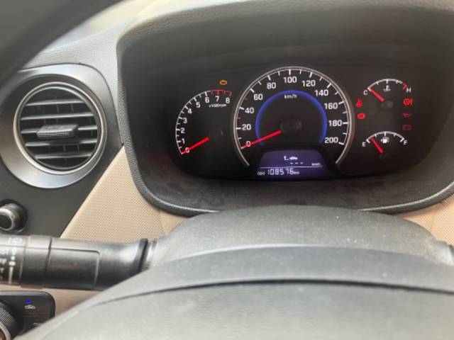 https://images10.gaadi.com/usedgaadi-sellcar/UsedCar/f5843374a/aeac9d38-b772-479e-99b2-013c4919a788.jpeg?imwidth=6401