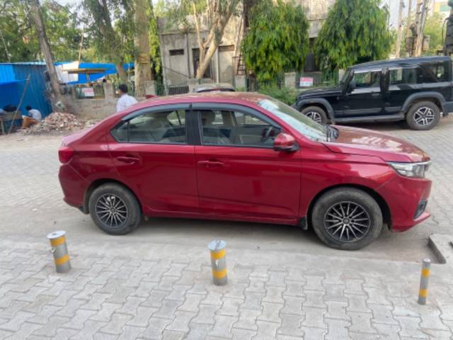 https://images10.gaadi.com/usedgaadi-sellcar/UsedCar/f5847d8da/f819e74f-3f58-42c1-9e84-781947e8cd67.jpg?imwidth=6400