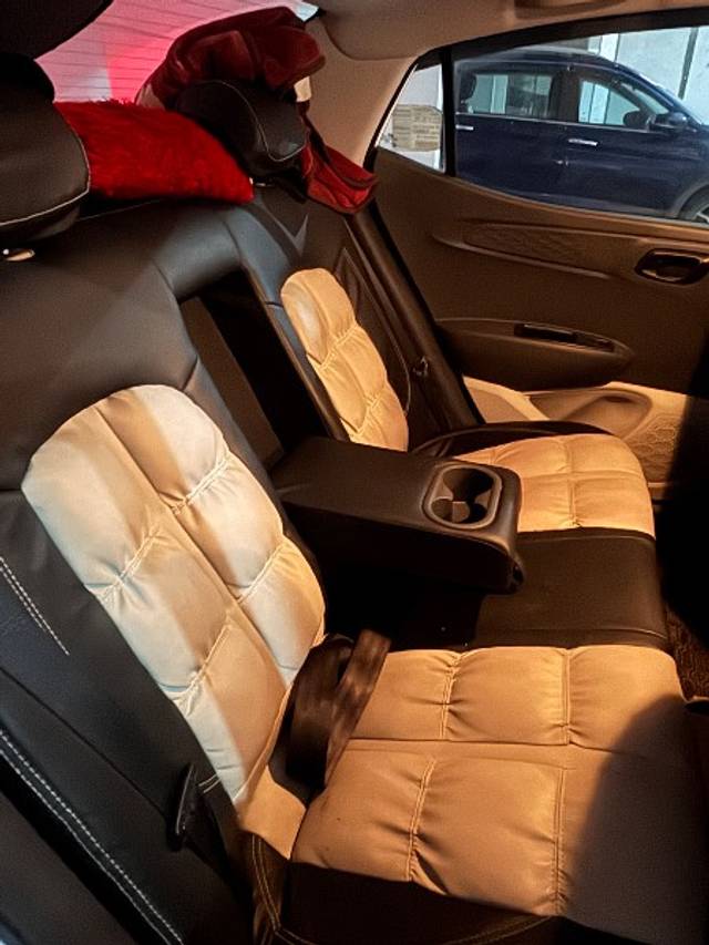 https://images10.gaadi.com/usedgaadi-sellcar/UsedCar/f5850205a/1788b0d6-2f06-4e3e-b445-ff14b96e2d1c.jpeg?imwidth=6402