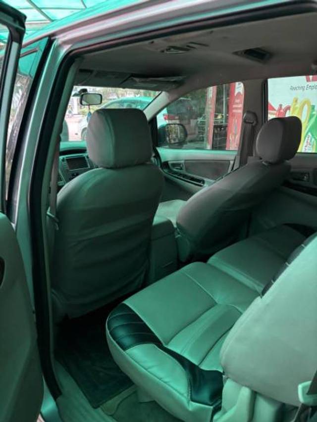 https://images10.gaadi.com/usedgaadi-sellcar/UsedCar/f58504c4a/06dd2cbf-9e13-4f39-8570-94715de1fbca.jpg?imwidth=6401