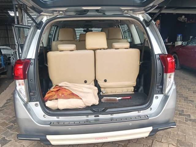 https://images10.gaadi.com/usedgaadi-sellcar/UsedCar/f5852234a/e5d6d58a-0a63-47a4-86d5-9608781c1663.jpg?imwidth=6401