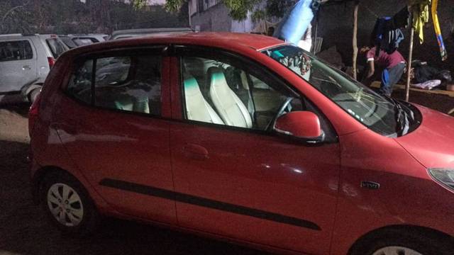 https://images10.gaadi.com/usedgaadi-sellcar/UsedCar/f5852a54a/38d5334d-eeaa-416d-b1db-bed74e062fef.jpg?imwidth=6400