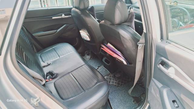 https://images10.gaadi.com/usedgaadi-sellcar/UsedCar/f58560e8a/1247a761-75ee-4c82-8d61-c7befd78fefe.jpeg?imwidth=6401