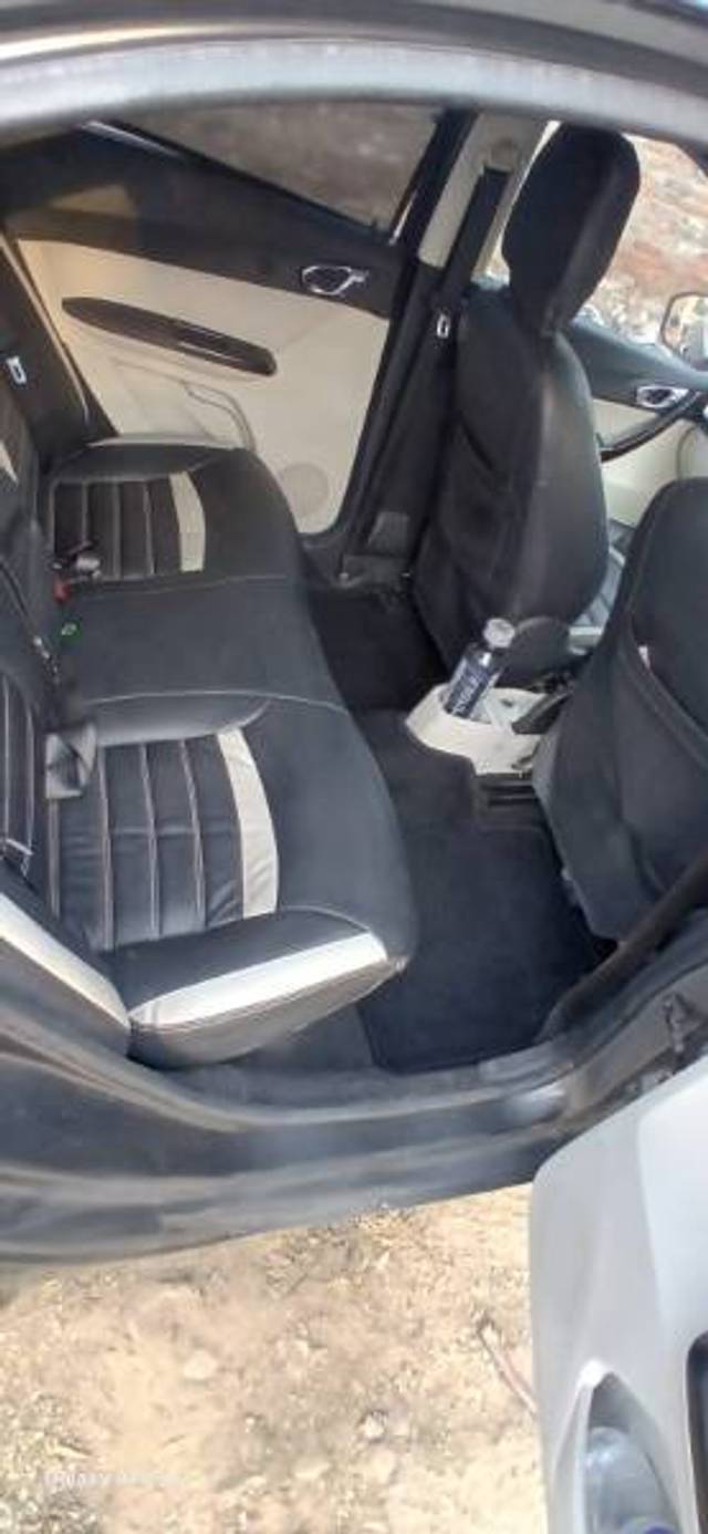 https://images10.gaadi.com/usedgaadi-sellcar/UsedCar/f585885ca/d3a501f0-d3b0-4fb7-a379-f3cae5b33b74.jpg?imwidth=6401