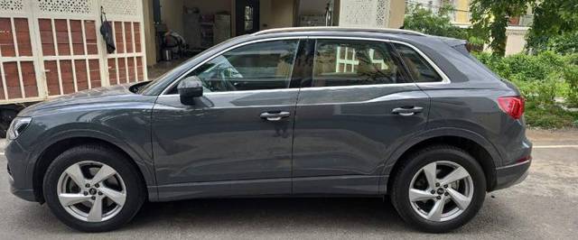 https://images10.gaadi.com/usedgaadi-sellcar/UsedCar/f585d366a/1490adca-9633-4079-b200-8431463a7efa.jpg?imwidth=6402