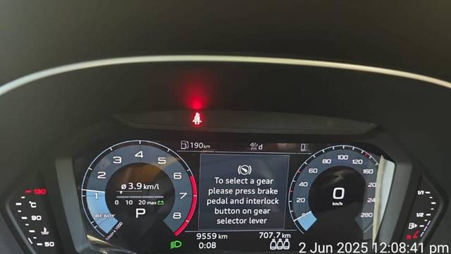 https://images10.gaadi.com/usedgaadi-sellcar/UsedCar/f585d366a/6c45daf2-ce57-44ab-9248-4e1dd837aae3.jpg?imwidth=6401