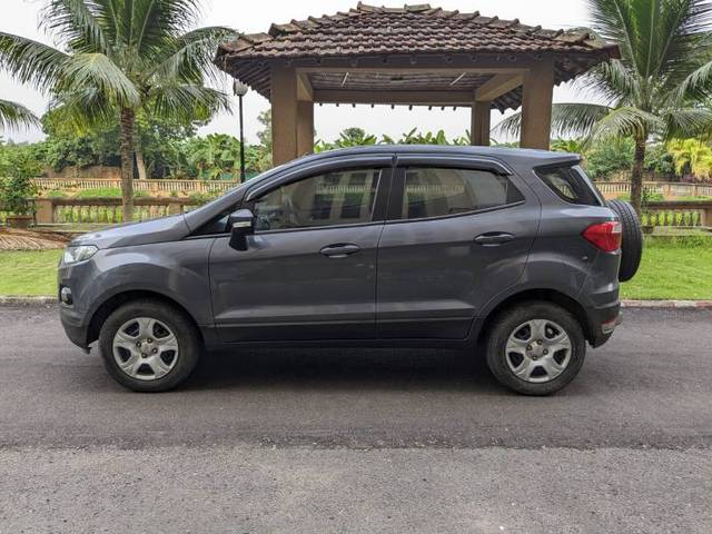 https://images10.gaadi.com/usedgaadi-sellcar/UsedCar/f5860250a/21b1510a-f6c6-404e-a31a-15f26ea63bfc.jpg?imwidth=6402