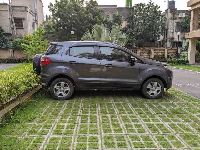 https://images10.gaadi.com/usedgaadi-sellcar/UsedCar/f5860250a/e55b5b2c-b7e5-42d4-ba24-541a8e646d3e.jpg?imwidth=6401
