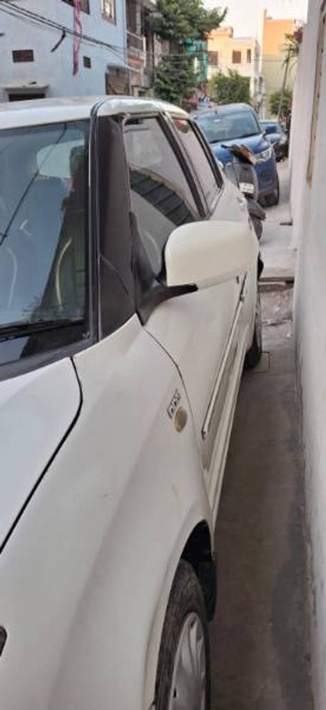 https://images10.gaadi.com/usedgaadi-sellcar/UsedCar/f5861c4aa/5ff793da-282e-4a4c-b952-2b6f1e21c500.jpg?imwidth=6401