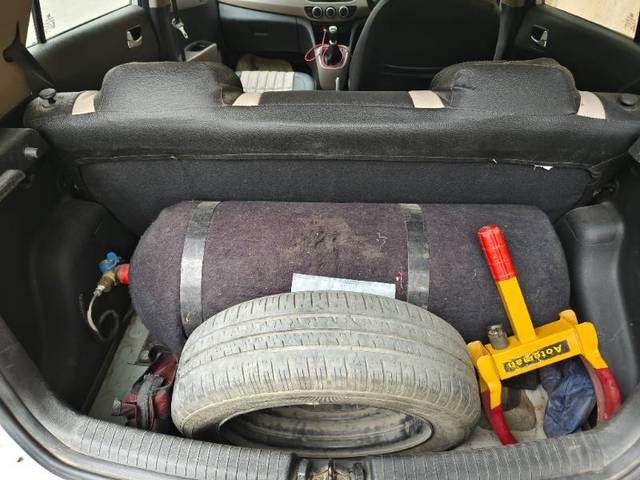 https://images10.gaadi.com/usedgaadi-sellcar/UsedCar/f5862447a/b92314b1-6d2f-48c6-bf02-dcc749153e4e.jpg?imwidth=6402