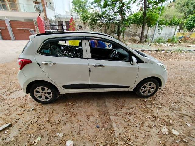https://images10.gaadi.com/usedgaadi-sellcar/UsedCar/f5862447a/eb52adc5-80d4-48f0-aad8-ea3928eebb50.jpg?imwidth=6401