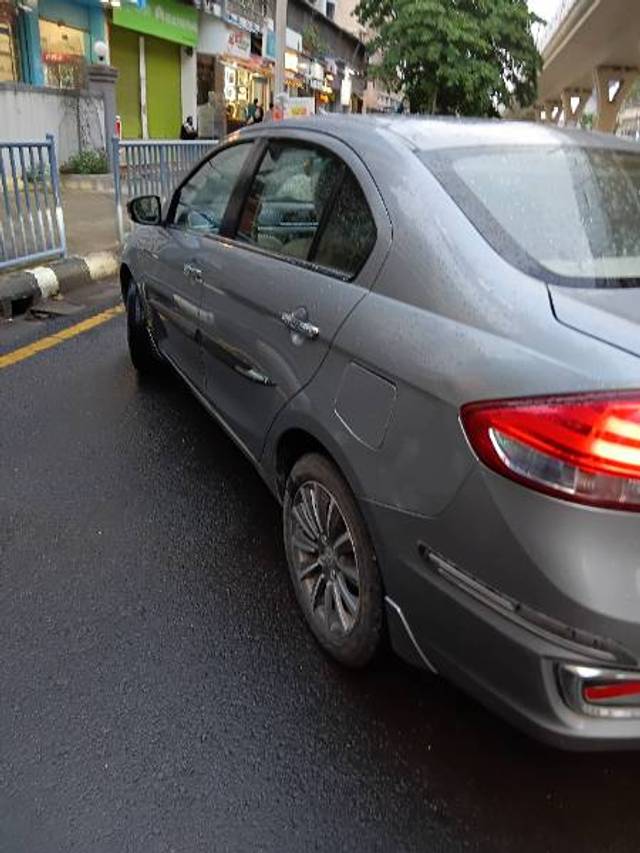 https://images10.gaadi.com/usedgaadi-sellcar/UsedCar/f5863c5aa/c5c3cde0-2861-4e4e-993a-c173832f5c9c.jpg?imwidth=6402