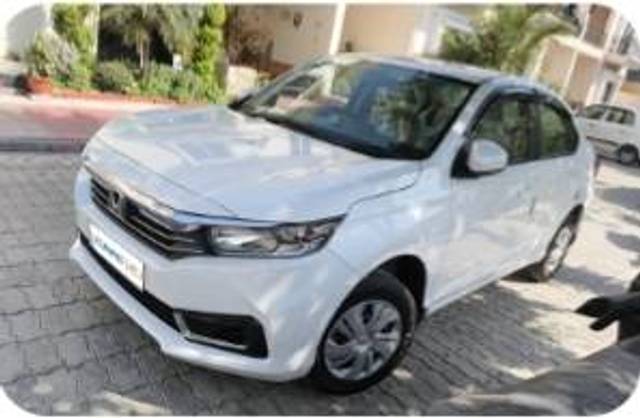 https://images10.gaadi.com/usedgaadi-sellcar/UsedCar/f5866de0a/63bdc613-8746-447f-b7c1-e069695d31e1.jpg?imwidth=6401
