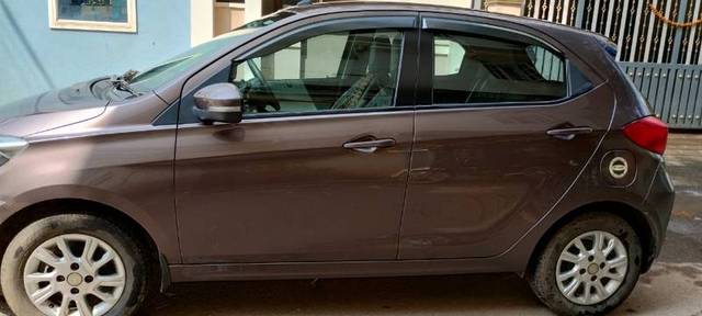 https://images10.gaadi.com/usedgaadi-sellcar/UsedCar/f58674f5a/afa3447c-3e79-40ef-8e44-48fe8eca9769.jpeg?imwidth=6400