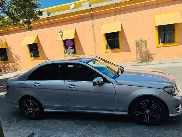 https://images10.gaadi.com/usedgaadi-sellcar/UsedCar/f586c156a/2fddb148-920e-4523-86f3-89f4991798c5.jpg?imwidth=6401