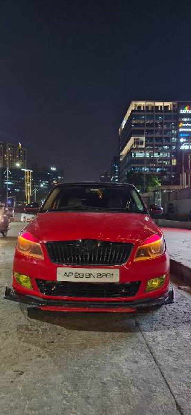 https://images10.gaadi.com/usedgaadi-sellcar/UsedCar/f58827aea/3c9b1cc9-95cb-4c93-b3de-9d8f770f121c.jpg?imwidth=6400
