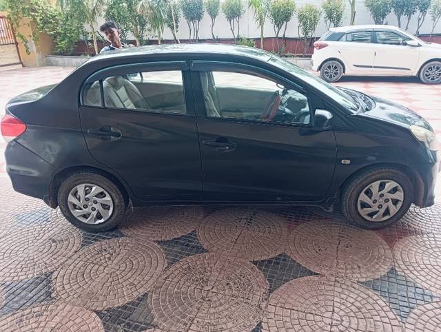 https://images10.gaadi.com/usedgaadi-sellcar/UsedCar/f588a3a1a/18aac2b5-ecf8-4f8d-b555-bde39b7e4b89.jpeg?imwidth=6401