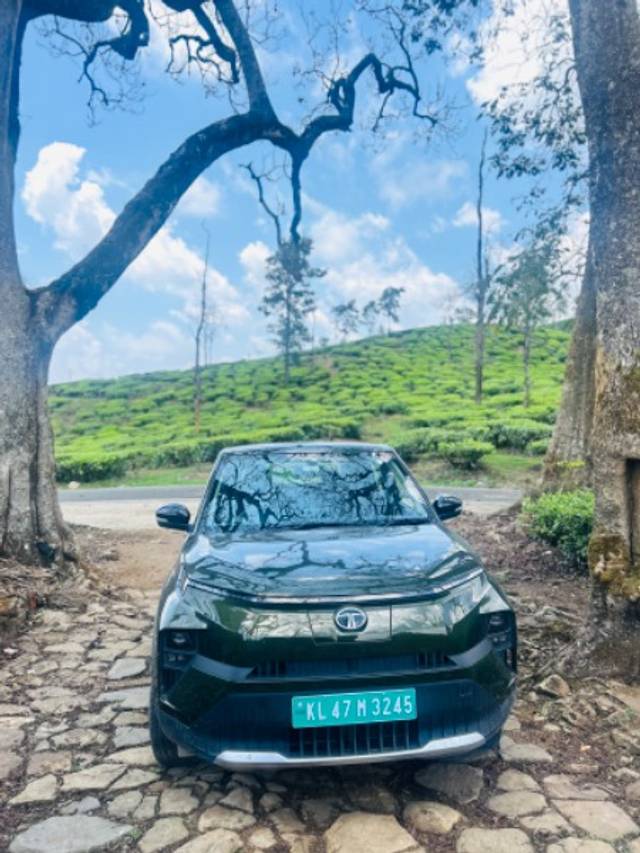 https://images10.gaadi.com/usedgaadi-sellcar/UsedCar/f589b1eda/28fbef2b-e655-4a2f-a495-9ca5cd4004e5.jpeg?imwidth=6400