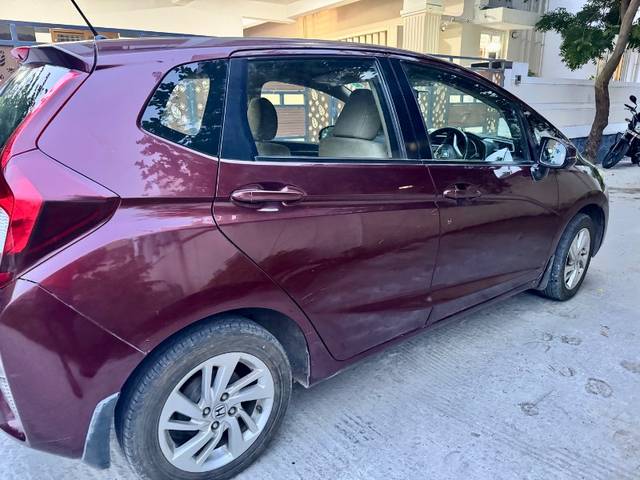 https://images10.gaadi.com/usedgaadi-sellcar/UsedCar/f589bc5aa/6e822138-836a-4229-a689-1de6ee3310d5.jpeg?imwidth=6401