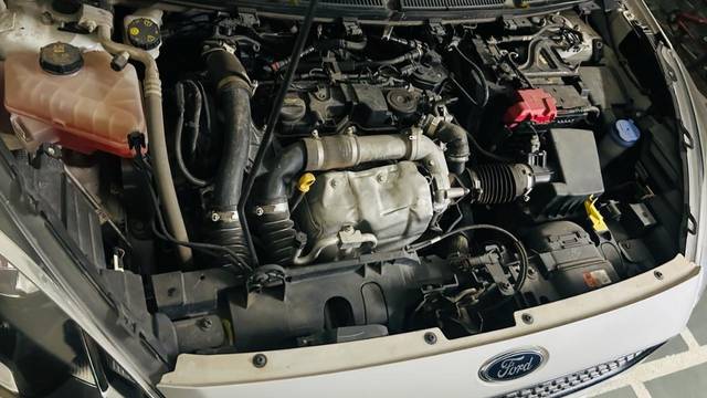 https://images10.gaadi.com/usedgaadi-sellcar/UsedCar/f58a0dcda/badd067c-b073-41de-9a13-709f3cf97b9c.jpeg?imwidth=6402