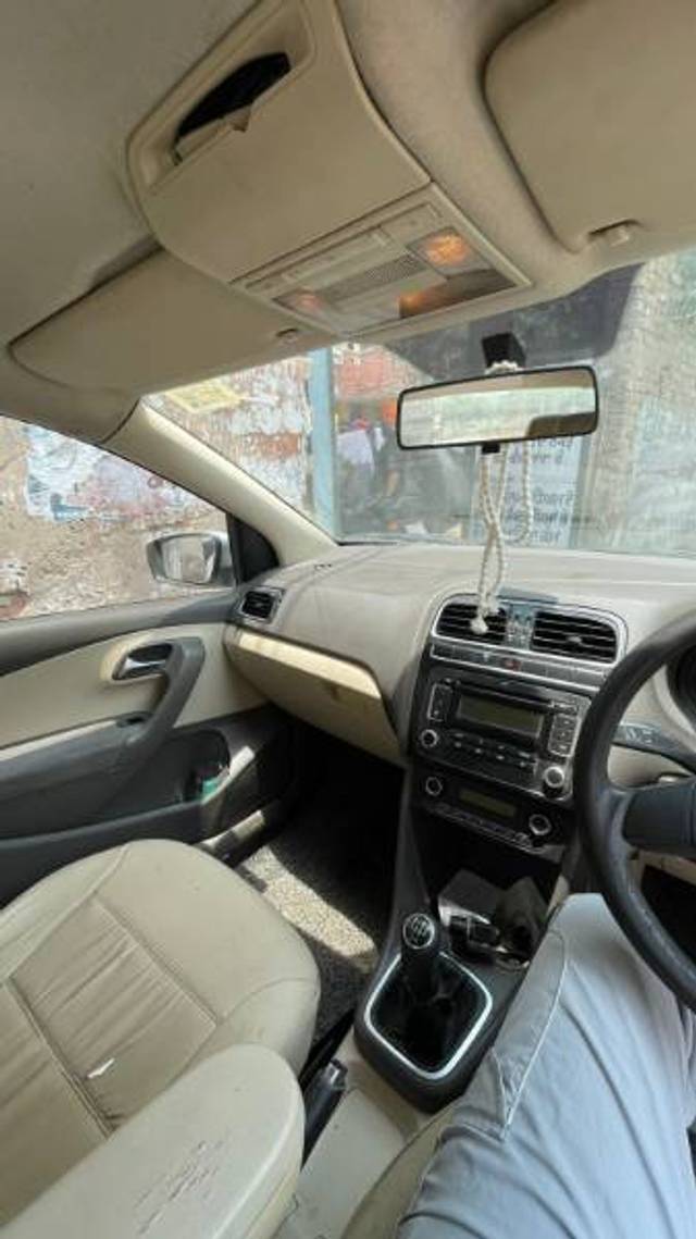 https://images10.gaadi.com/usedgaadi-sellcar/UsedCar/f58a13b9a/38894f0a-6d15-478a-a0ed-7e24021785cf.jpg?imwidth=6402