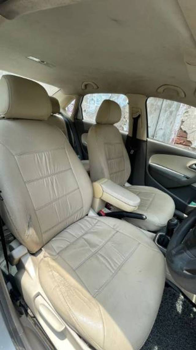 https://images10.gaadi.com/usedgaadi-sellcar/UsedCar/f58a13b9a/c5969d99-63b4-43af-88fd-ce2b4dedc557.jpg?imwidth=6401
