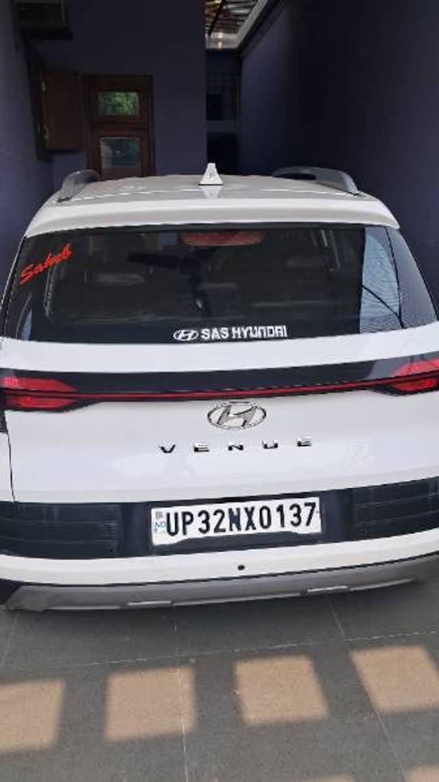 https://images10.gaadi.com/usedgaadi-sellcar/UsedCar/f58a96fea/ae6f172d-29a5-437f-beea-da5c62b5f0a4.jpg?imwidth=6401