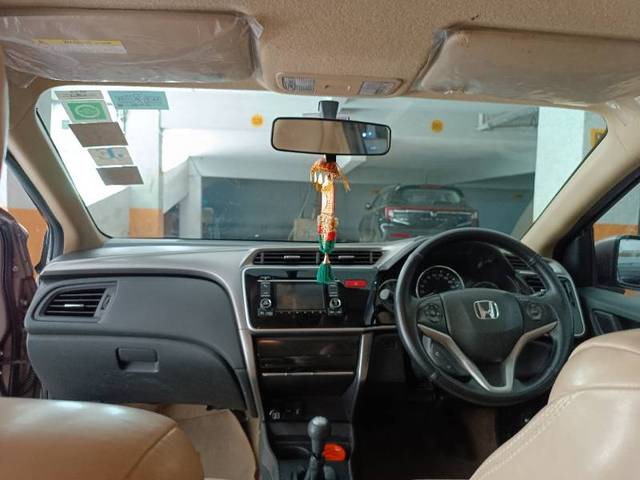 https://images10.gaadi.com/usedgaadi-sellcar/UsedCar/f58ae625a/45ec0700-91e7-42f5-b2ec-6961e44d974a.jpg?imwidth=6401