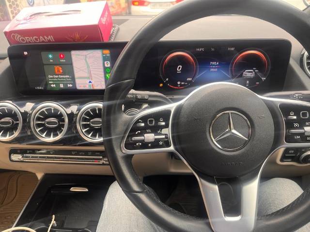 https://images10.gaadi.com/usedgaadi-sellcar/UsedCar/f58b05a3a/b43390f7-1c25-4ecf-b4db-b006e8f0b360.jpeg?imwidth=6402
