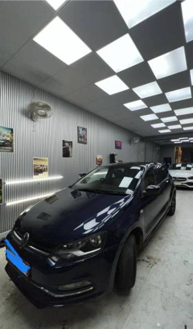 https://images10.gaadi.com/usedgaadi-sellcar/UsedCar/f58b2136a/ba121f89-e047-44a7-83fa-a71bc0d3025c.jpg?imwidth=6402